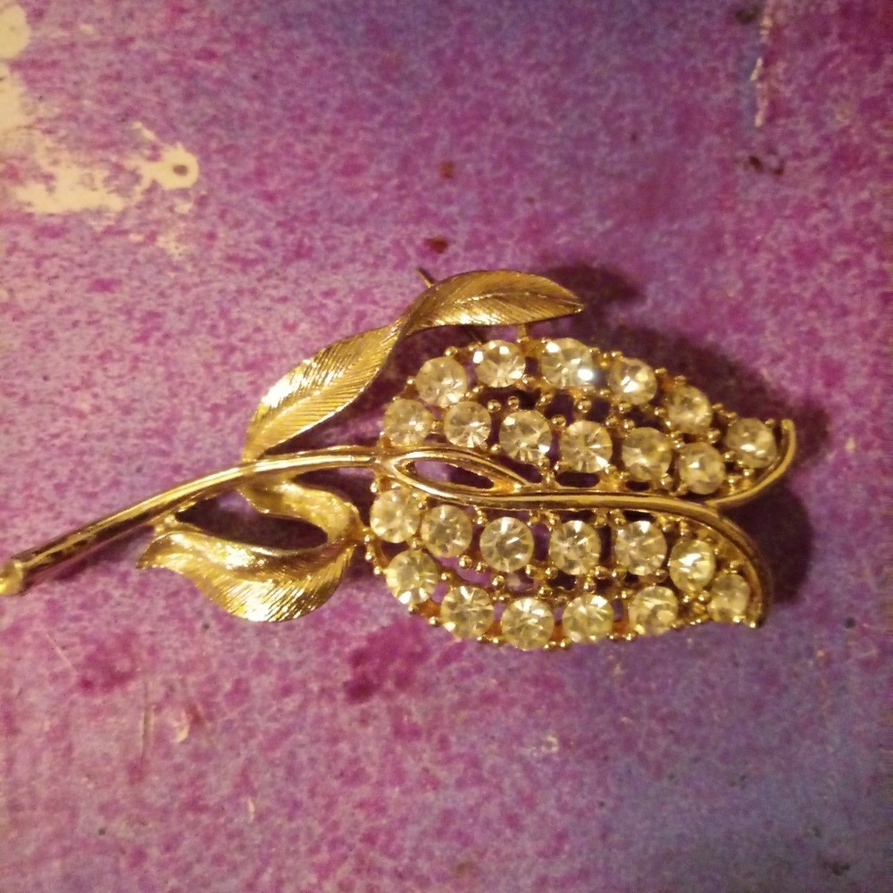 Tulip broach